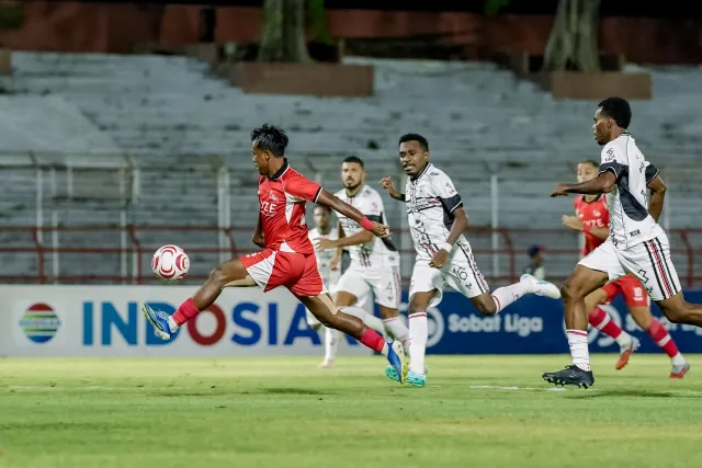 De Red FC Tak Mampu Pertahankan Keunggulan, Persipura Comeback 1-3