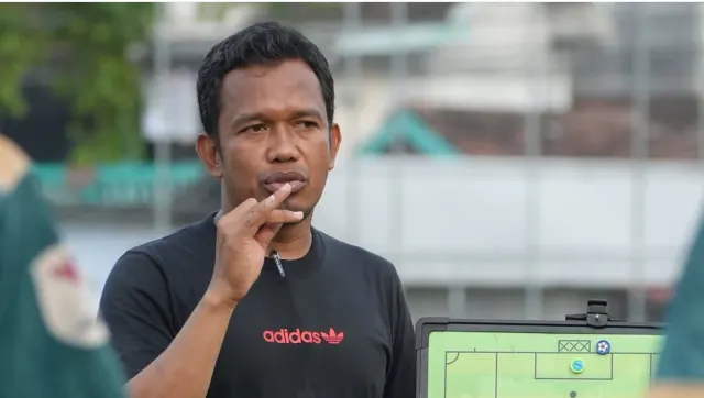 Mohammad Azhar Kembali Tangani Persipani, Bidik Tiket Liga 2