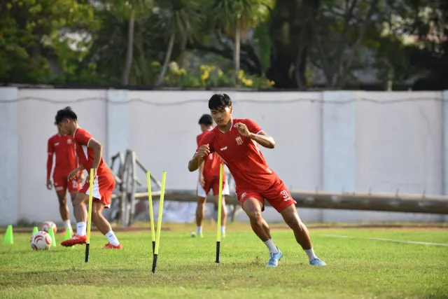 Leonard Tupamahu Sambut Hasil Drawing League Cup, Jadi Kesempatan Rotasi Pemain Deltras