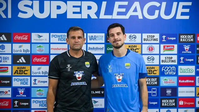 Prinsip Profesional Thom Haye Menatap Laga Persib vs Dewa United