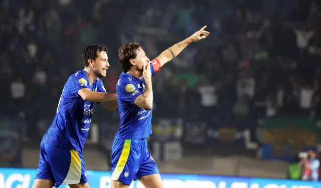 Tertinggal Dua Gol di Babak Pertama, Persib Bandung Sukses Paksa Dewa United Berbagi Poin