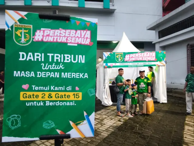 Football for Humanity! Bonek Galang Donasi Masker untuk Masyarakat Terdampak Karhutla
